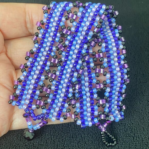 Jewelry - Handmade Beaded Bracelet Shades of Purple 7 Inches Long